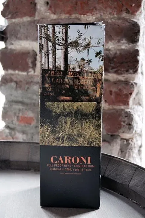 Caisse bois fermée de Caroni